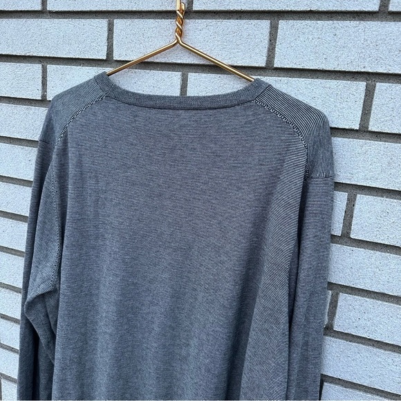 Faherty Movement Crewneck Sweater Ivory Ash Feeder Gray Stripe - Picture 7 of 8